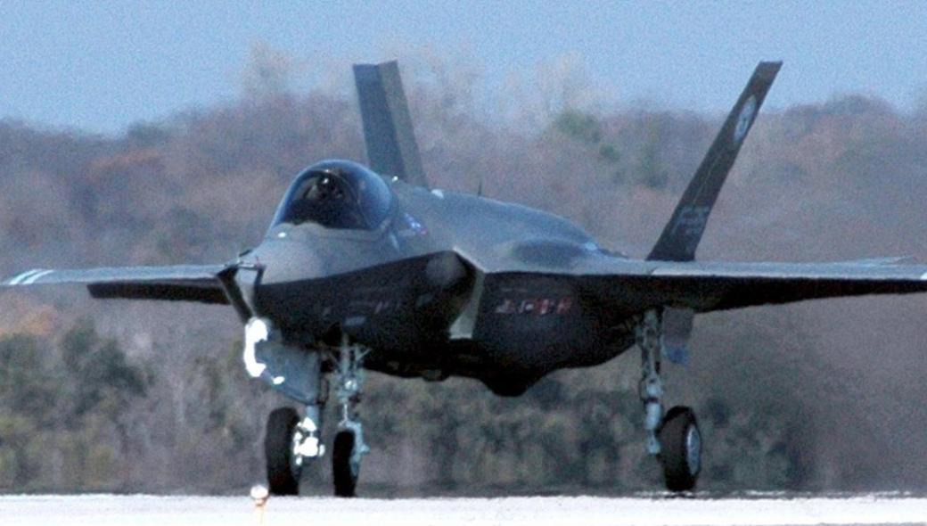 Νότια Κορέα: Aναβάλλει την ένταξη σε υπηρεσία των F-35A Lightning II λόγω περικοπών